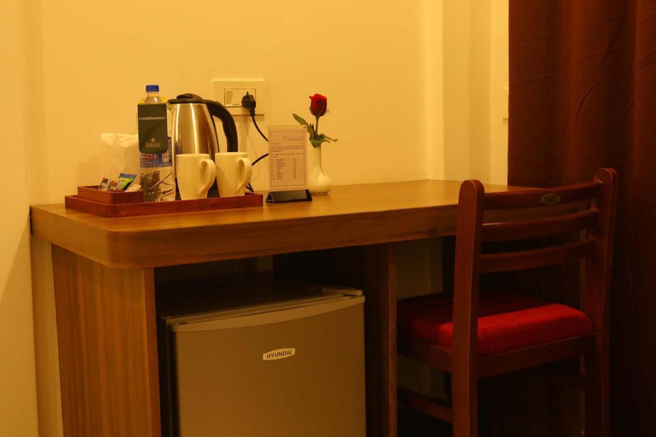 Hotel La Serene Mattannur Mattanur Екстериор снимка